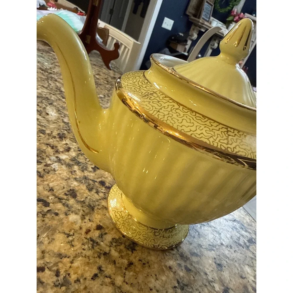 Vintage Hall China 099 Yellow 6 Cup Teapot Gold Filigree Ribbed Made in USA